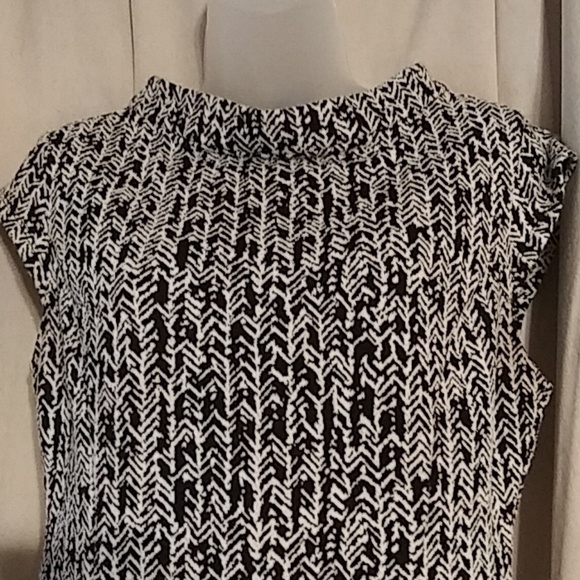 Top - Picture 3 of 3